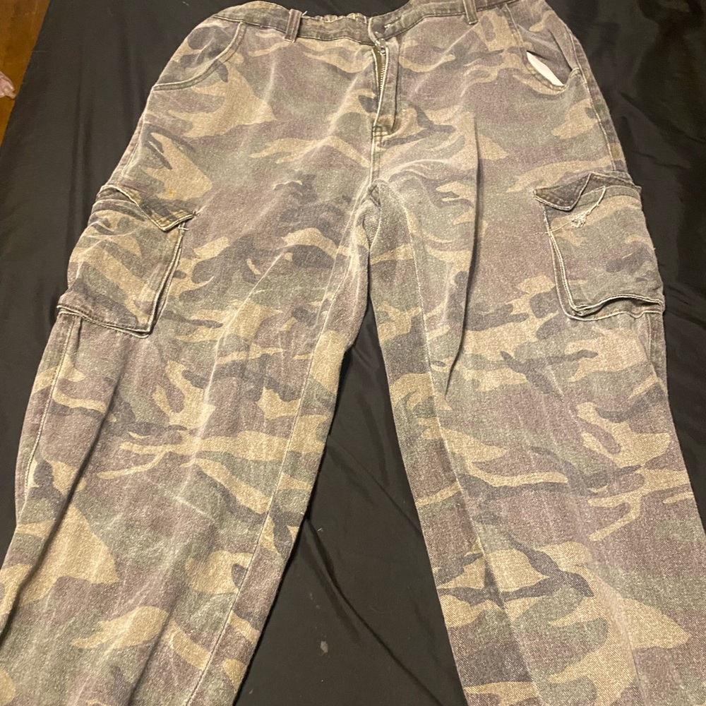 SHEIN camo pants